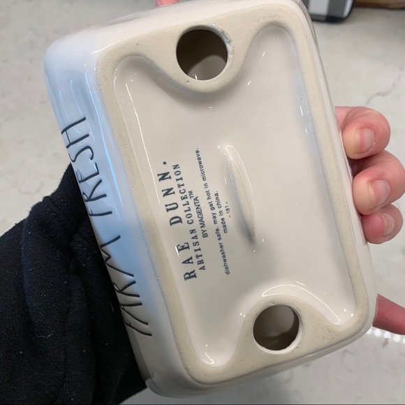 Rae Dunn FARM FRESH Ceramic Egg Crate - Picture 4 of 5